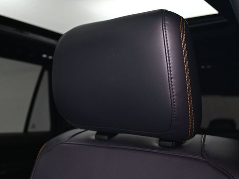 Used 2025 Ford Expedition Tremor AWD/4WD image 19