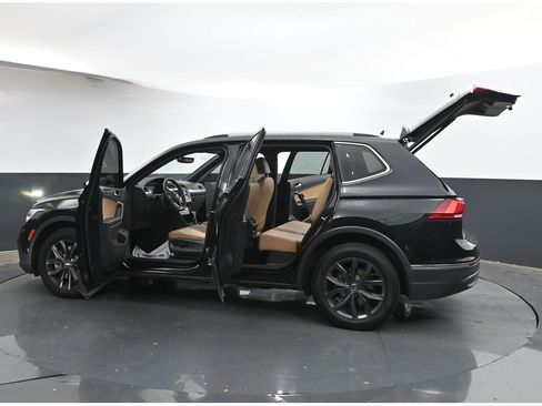 Used 2022 Volkswagen Tiguan SE image 40
