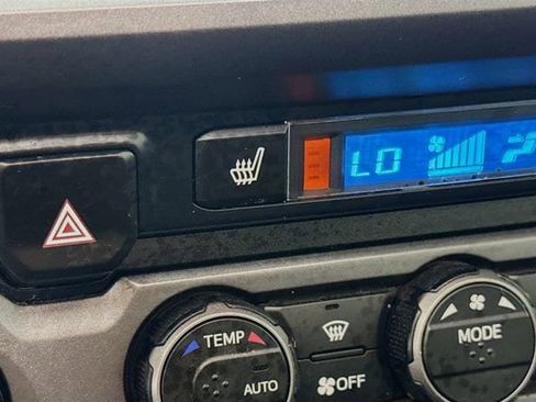 Certified 2020 Toyota Tacoma TRD Sport w/ TRD Premium Sport Package AWD/4WD image 21