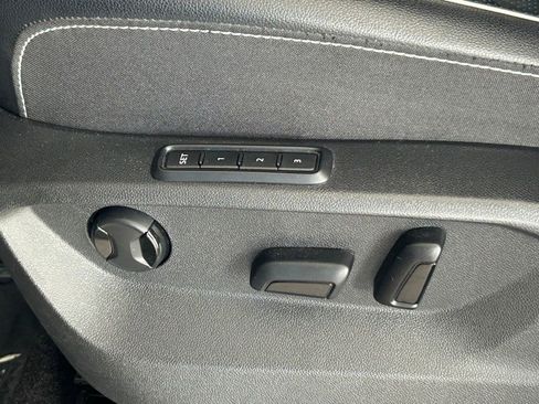 Used 2024 Volkswagen Atlas Cross Sport SEL Premium R-Line image 17