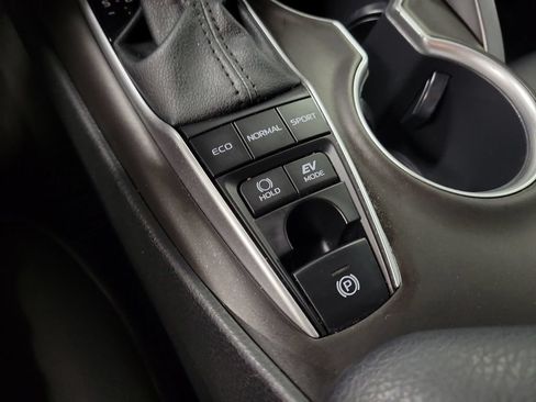 Used 2022 Toyota Camry LE FWD image 19