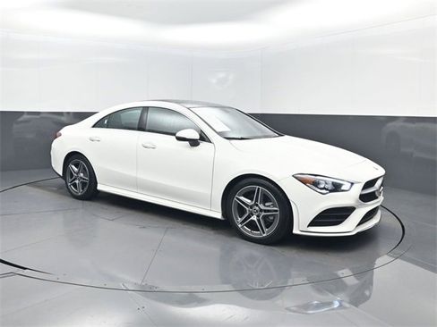 Used 2023 Mercedes-Benz CLA 250 4MATIC image 40