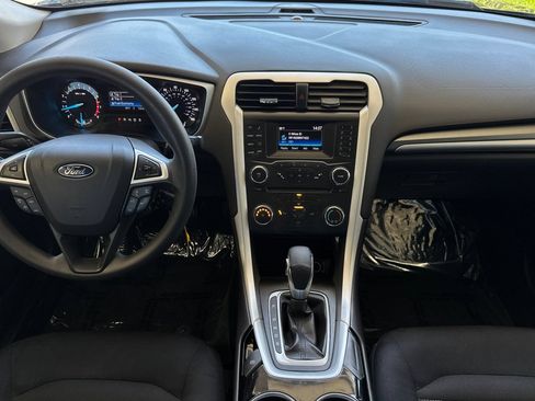 Used 2015 Ford Fusion SE FWD image 13
