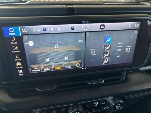 Used 2025 Jeep Gladiator Sport image 38