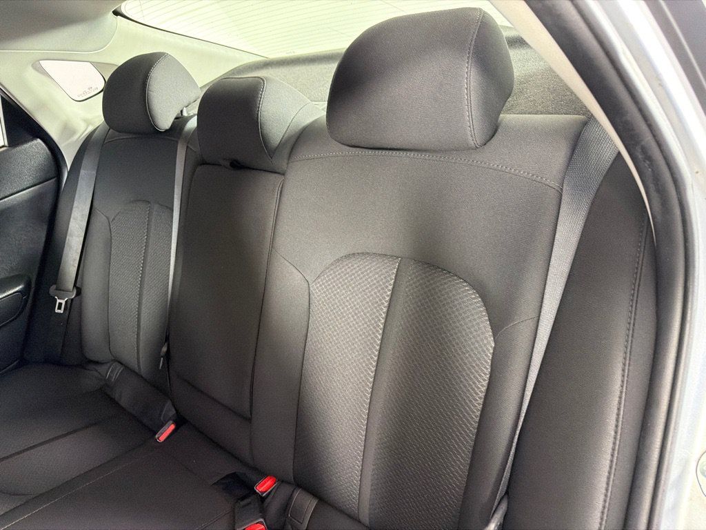 Used 2018 Kia Optima LX FWD image 19