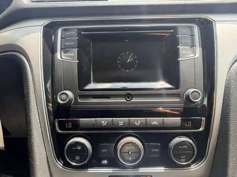 Used 2016 Volkswagen Passat 1.8T S FWD image 19