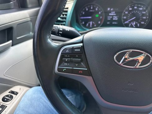 Used 2018 Hyundai Elantra Value Edition FWD image 18