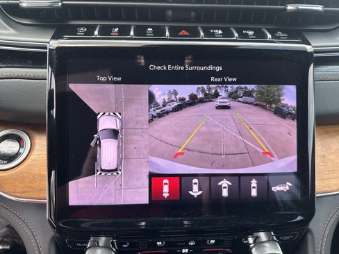 Used 2025 Jeep Grand Cherokee L Summit AWD/4WD image 24