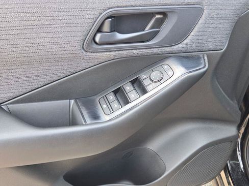 Used 2023 Nissan Rogue S AWD/4WD image 20