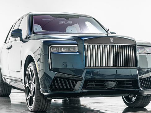 Used 2025 Rolls-Royce Cullinan Black Badge AWD/4WD image 3