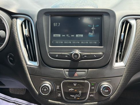 Used 2017 Chevrolet Malibu LS FWD image 21
