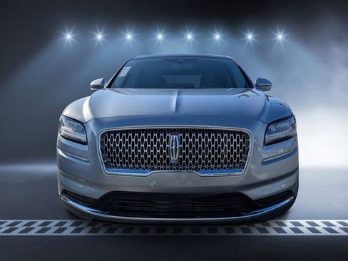 Used 2022 Lincoln Nautilus Reserve w/ Luxury Package image 7