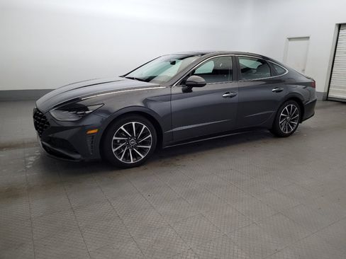 Used 2022 Hyundai Sonata Limited FWD image 2