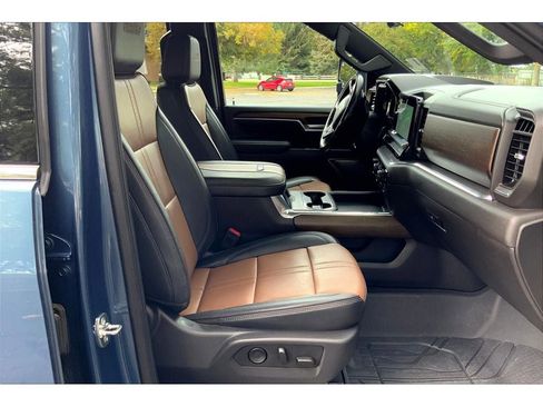 Used 2025 Chevrolet Silverado 3500 High Country w/ Technology Package image 7