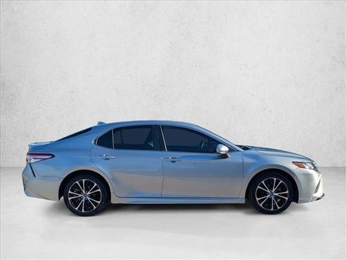 Certified 2020 Toyota Camry SE w/ Convenience Package FWD image 4