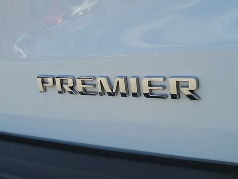 Used 2020 Chevrolet Suburban Premier w/ Premier Plus Edition AWD/4WD image 6