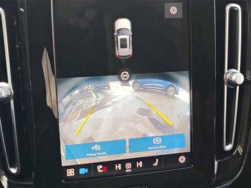 Certified 2023 Volvo XC40 B5 Plus w/ Driver Assist Package image 21