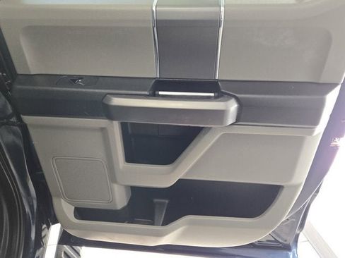 Used 2020 Ford F150 XLT w/ Equipment Group 302A Luxury image 8