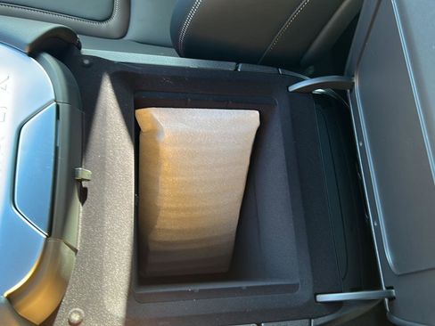 New 2026 Nissan Armada SL w/ Captain's Chari Seat Package image 21