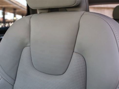 Used 2024 Volvo XC60 B5 Ultimate image 27