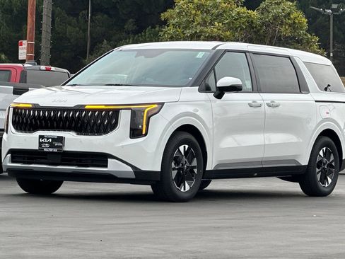 New 2026 Kia Carnival LXS image 8