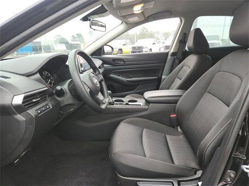 Used 2025 Nissan Altima 2.5 S image 10