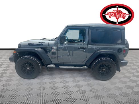 Used 2019 Jeep Wrangler Sport AWD/4WD image 4