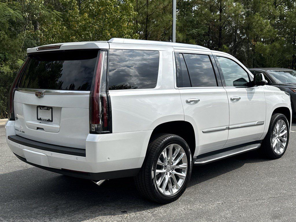 Used 2020 Cadillac Escalade Luxury AWD/4WD image 7