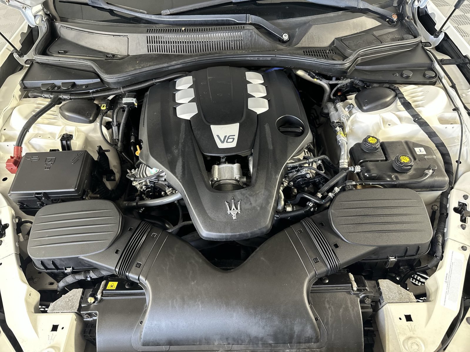Used 2018 Maserati Ghibli RWD image 9