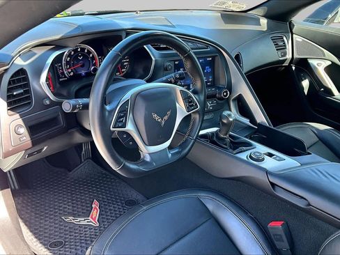 Used 2019 Chevrolet Corvette Stingray Coupe w/ Carbon Flash Badge Package RWD image 16