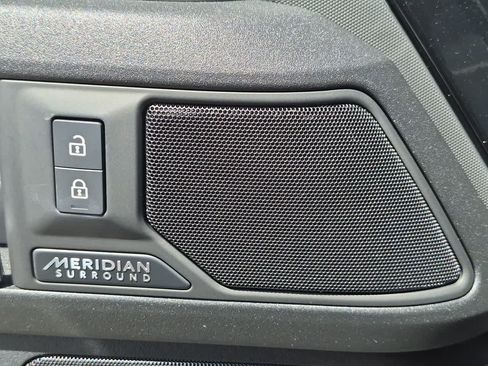 Certified 2025 Land Rover Defender 130 V8 AWD/4WD image 33