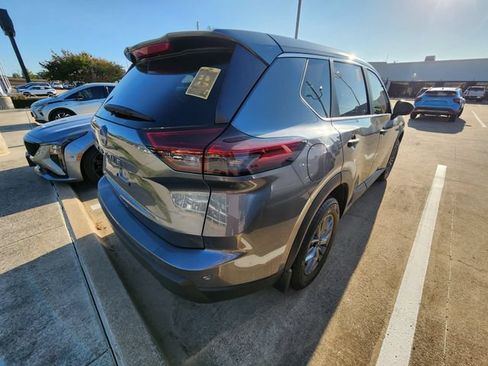 Used 2025 Nissan Rogue S FWD image 4