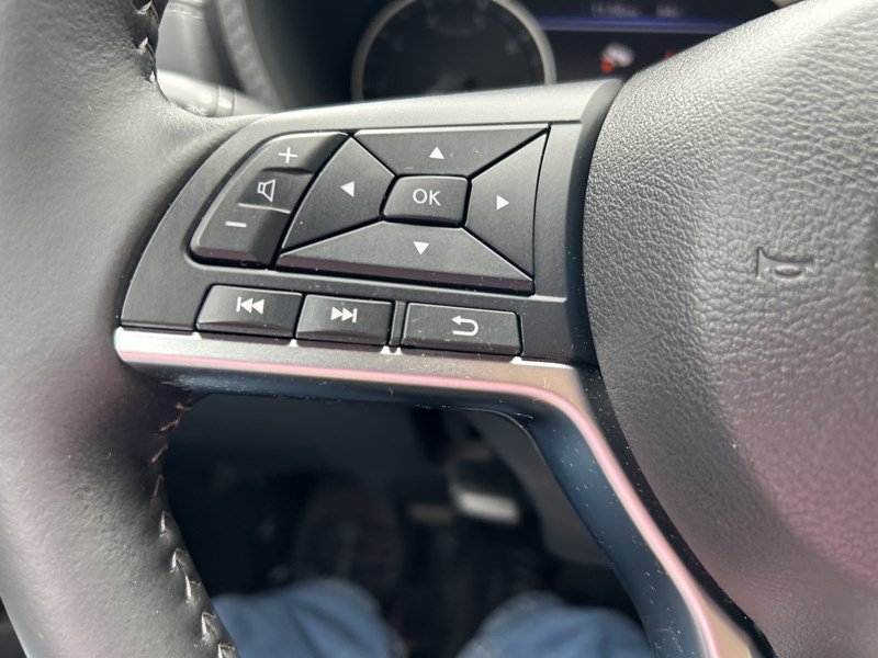 Used 2025 Nissan Sentra SV w/ All-Weather Package FWD image 11