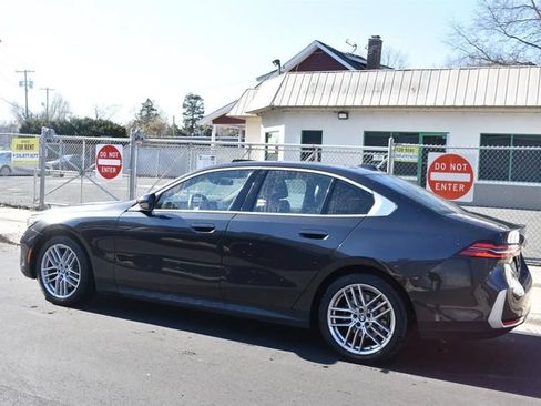 Used 2025 BMW 530i RWD image 5