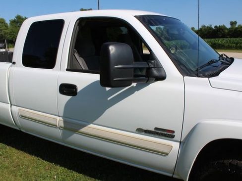 Used 2004 Chevrolet Silverado 2500 LS w/ Heavy-Duty Power Package image 6