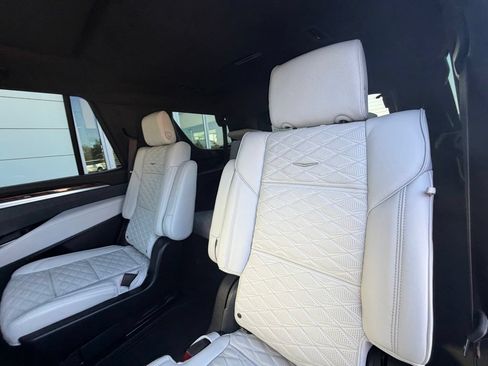 New 2026 Cadillac Escalade Platinum Sport w/ LPO, ONYX Package AWD/4WD image 19
