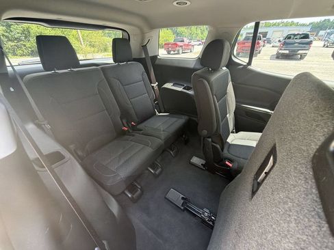 Used 2023 GMC Acadia SLE FWD image 26