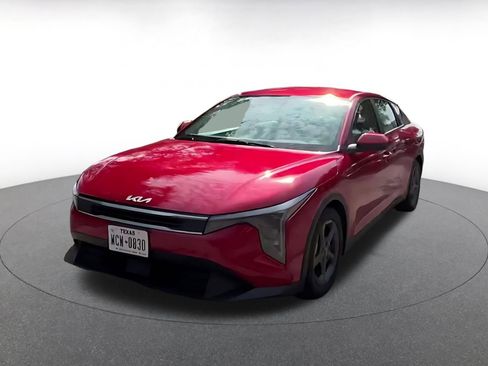 Used 2025 Kia K4 FWD image 3