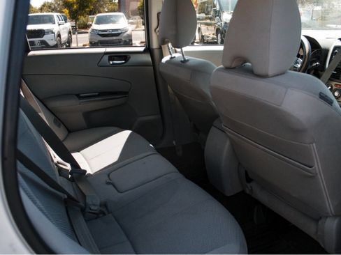 Used 2012 Subaru Forester 2.5X Premium AWD/4WD image 28