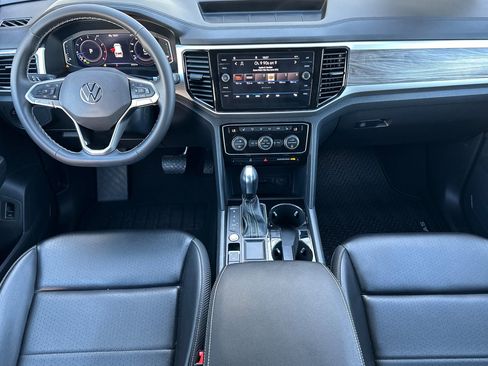 Certified 2022 Volkswagen Atlas Cross Sport SE image 14