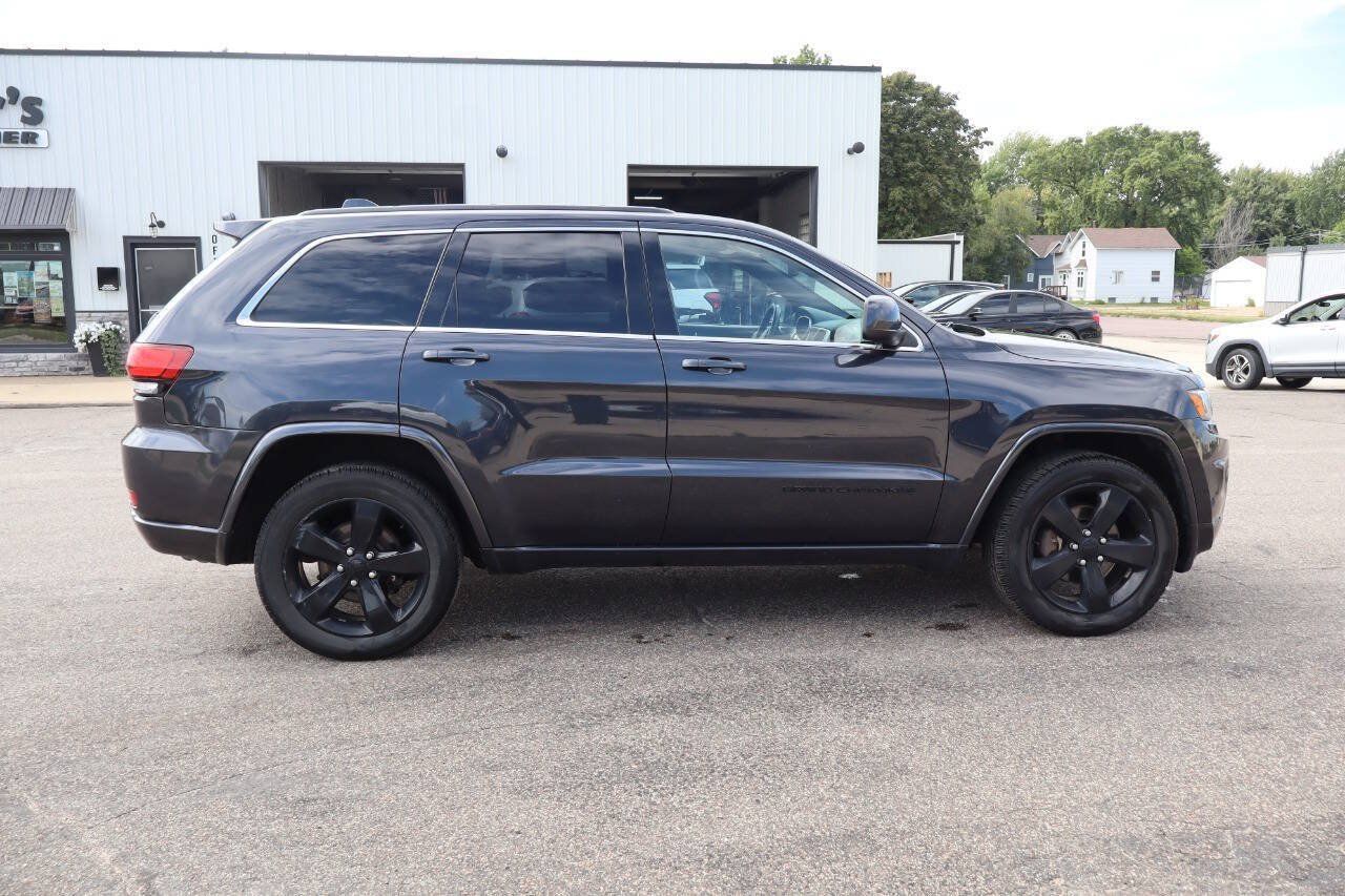 Used 2015 Jeep Grand Cherokee Altitude AWD/4WD image 9