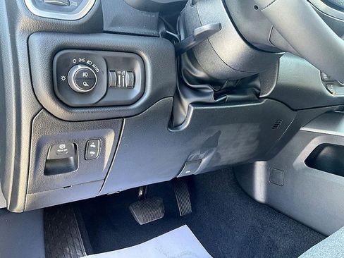 New 2026 RAM 1500 4x4 Crew Cab image 17