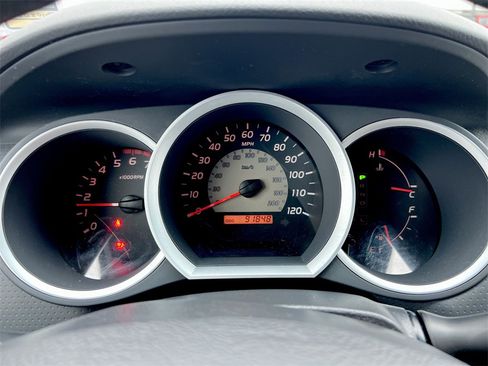 Used 2011 Toyota Tacoma 4x4 Access Cab V6 image 11