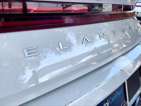 Certified 2025 Hyundai Elantra SEL FWD image 10
