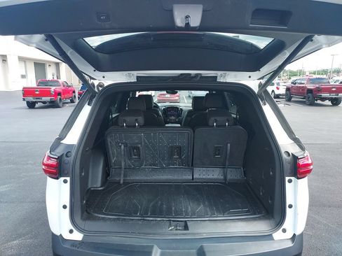 Used 2023 Chevrolet Traverse RS AWD/4WD image 31