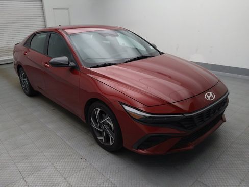Used 2025 Hyundai Elantra Sport FWD image 13