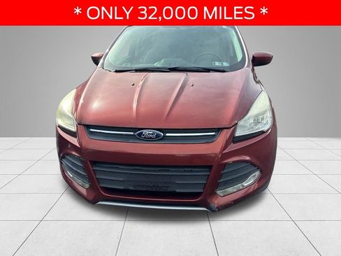 Used 2015 Ford Escape SE w/ Equipment Group 201A AWD/4WD image 2