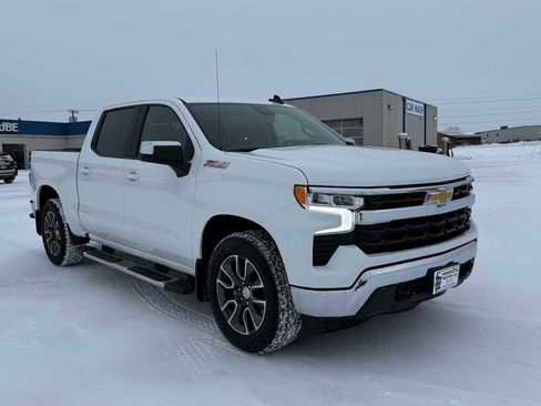 Used 2024 Chevrolet Silverado 1500 LT AWD/4WD image 2