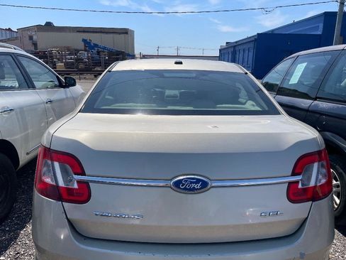 Used 2011 Ford Taurus SEL image 5