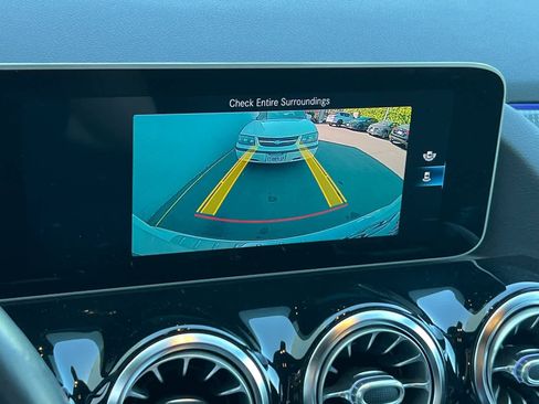 Used 2021 Mercedes-Benz GLA 250 4MATIC image 20